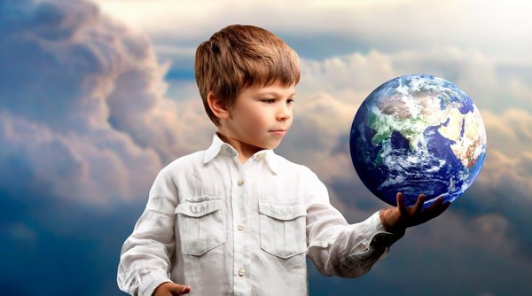 A možete li sakupljati Rubikovu kocku nogama?