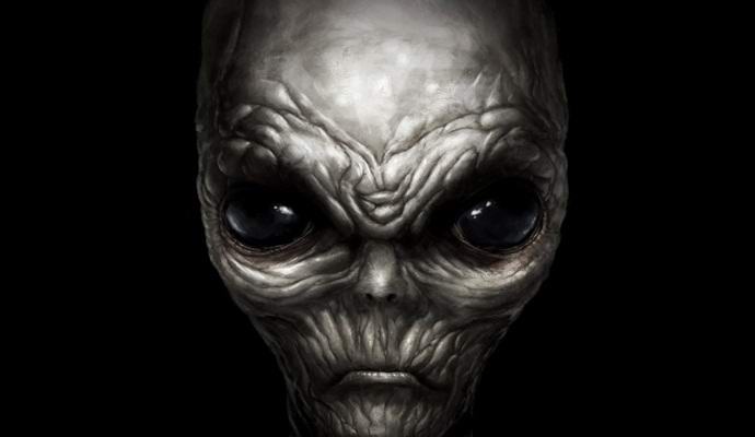 Američki dečko vidi jezive sive vanzemaljce