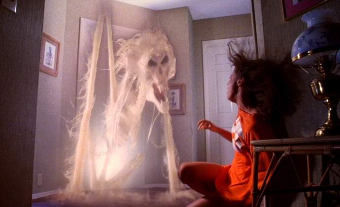 Poltergeistički napad pogodio nadzornu kameru