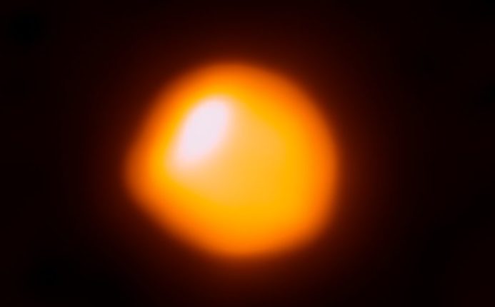 Betelgeuse i dalje blijedi, a mi nemamo pojma zašto 
