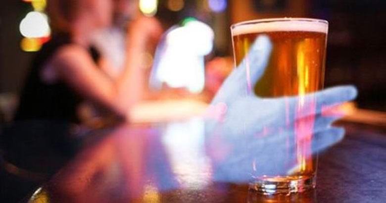 Pakao engleskog puba upao je u objektiv nadzorne kamere