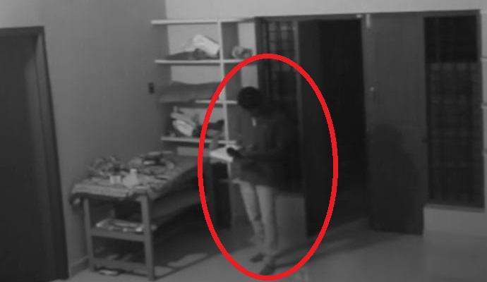 Đavo je napao čovjeka iz ormara