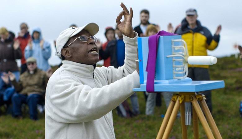 Pripadnici religioznog pokreta stavljaju duhovnu energiju u posebnu