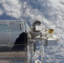 Ogromna cigara u obliku NLO-a ponovo je lebdela iznad ISS-a