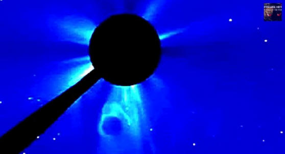 Divovski objekt na SOHO slici je zloglasna planeta Nibiru?