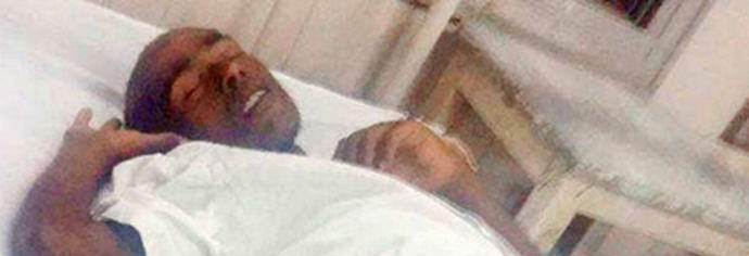 Indijanka je ruža bila pravo na stolu u mrtvačnici