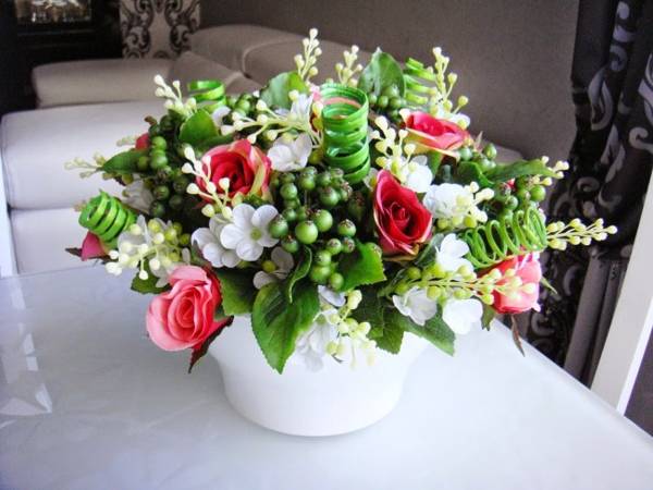 je li moguće darovati umjetno cvijeće za rođendanske znamenje 