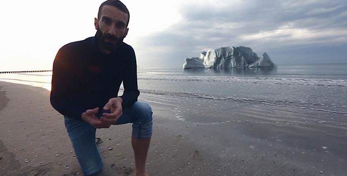 Italijan će živeti na topljenju ledenog brega godinu dana