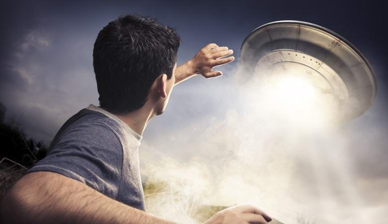 Poznati pjevač Robbie Williams ponovo razgovarao o sastancima sa NLO-ima