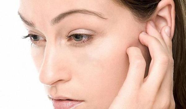 znakovi o lijevom uhu 