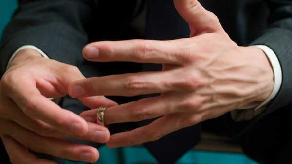 Skini vjenčani prsten 