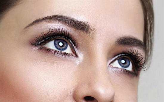 Šta znači ako svrbi između obrva 