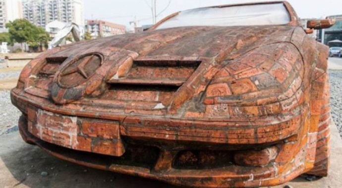 Kineski umjetnik izgradio Mercedes od opeke