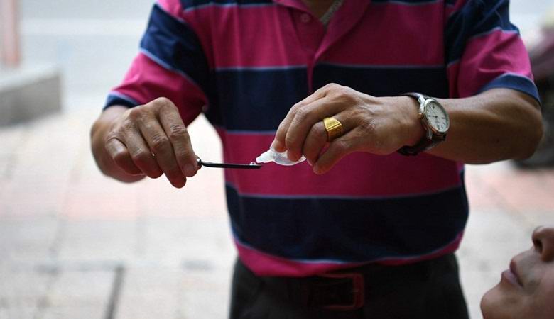 Kineski frizer uspješno brijao kupce