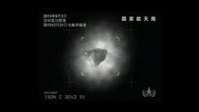 Komet ISON leti u pratnji dva nepoznata tijela