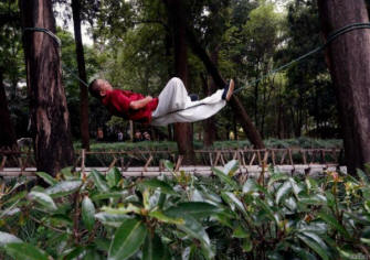 Majstor kung fu-a može spavati dok leži na konopcu.