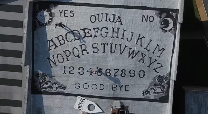 Najveća svjetska duhovna ploča pojavila se na krovu hotela sa ukletima