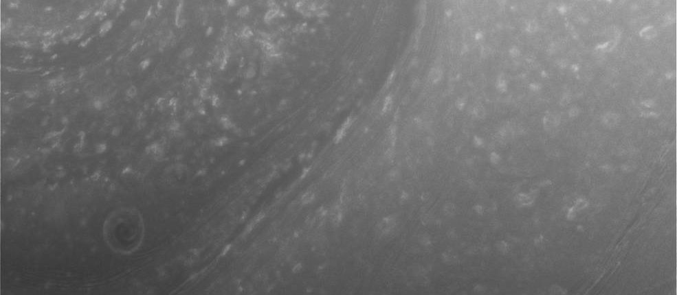 Početak završne misije 'Cassini' - Saturnov šesterokut iz neposredne blizine 