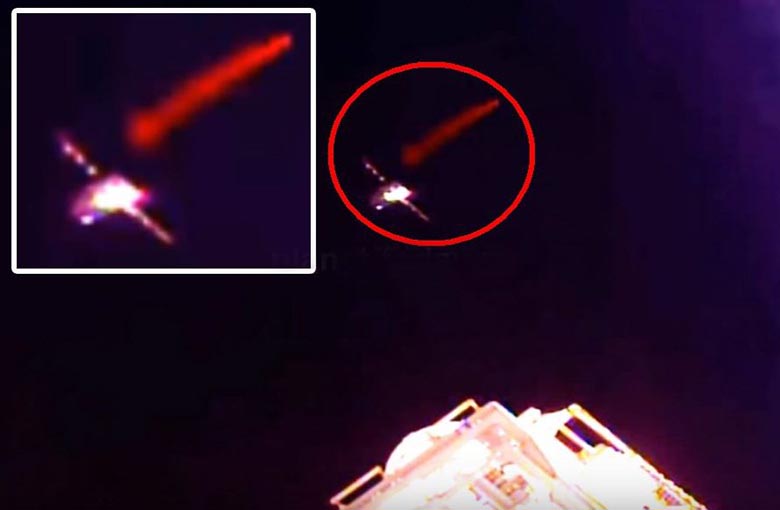 Crveni NLO je bljesnuo nad Zmajem tokom dokidanja sa ISS-om