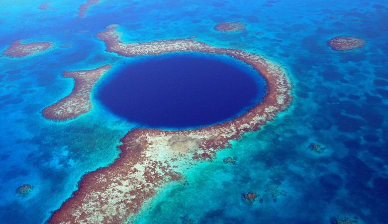 Izvor misterioznih tragova pronađen je na dnu Velike plave rupe u kojoj život ne može postojati.