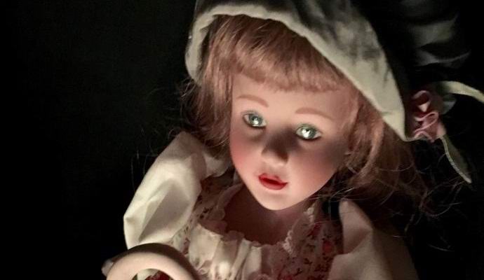 Opsednuta lutka uživo