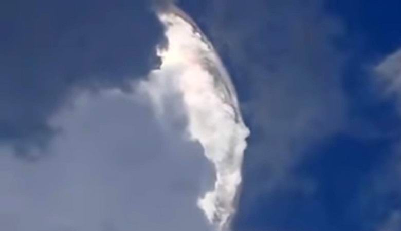 Ogromna sjajna kugla zarobljena na nebu iznad Indonezije