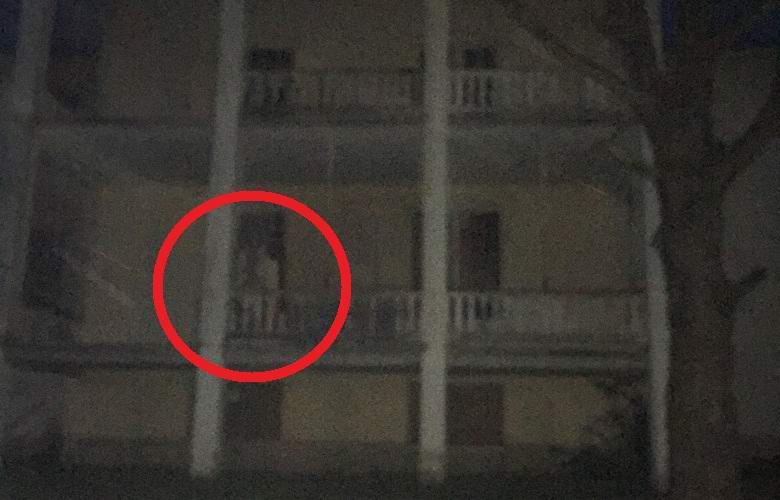 Par blijedih duhova uplašio Amerikance