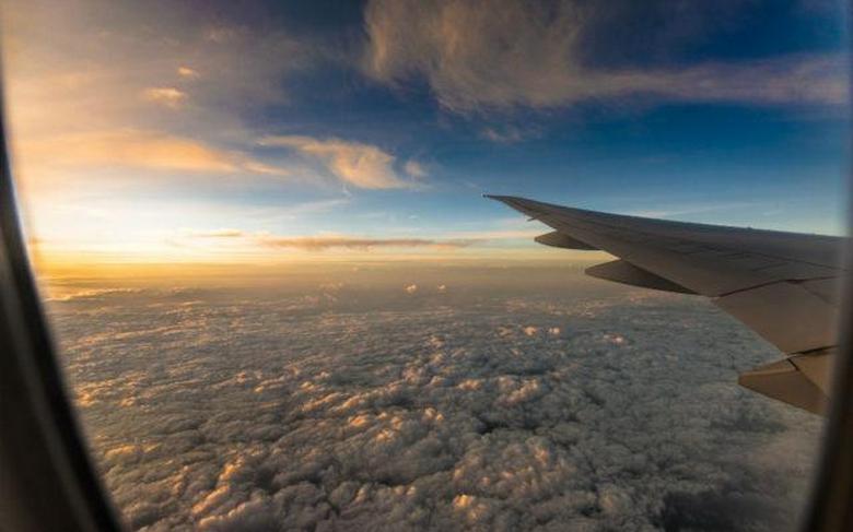 Putnički aviokompanijski NLO filmovi snimaju po državi Ohio