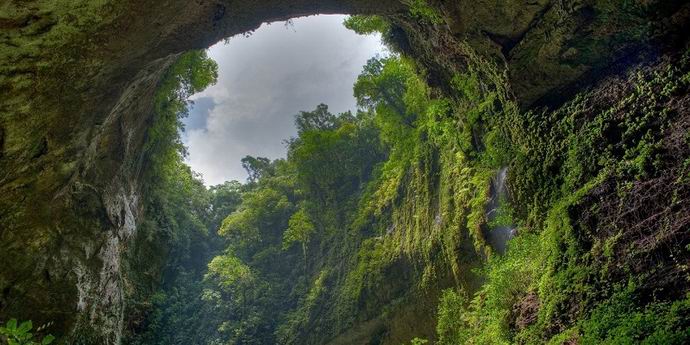 Pećina koja ima svoju džunglu, reku i čak oblake
