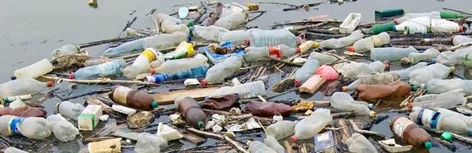 Plastično smeće se uliva u ocean