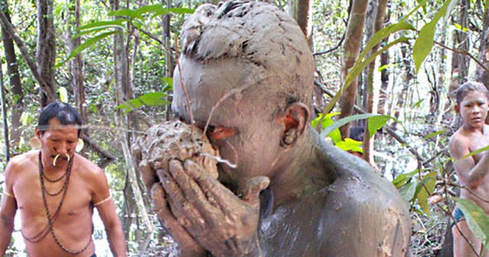 Zašto neki jedu zemlju?