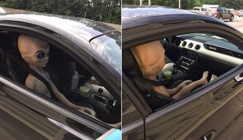 Policajac je zaustavio automobil sa strancem unutra