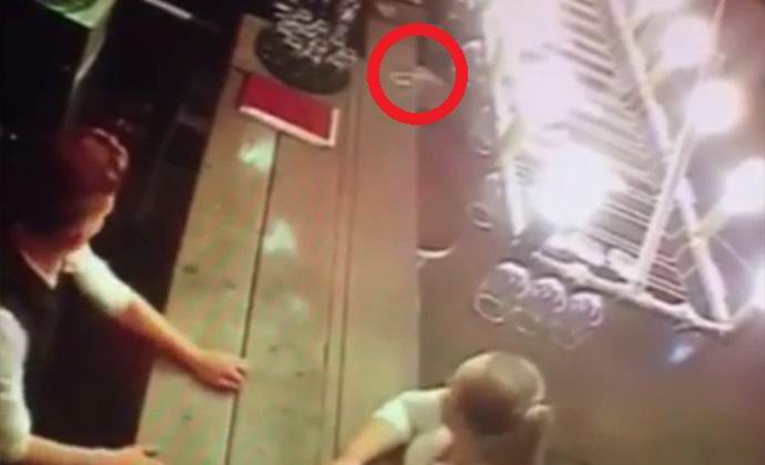 Poltergeistička zlodjela u engleskom restoranu