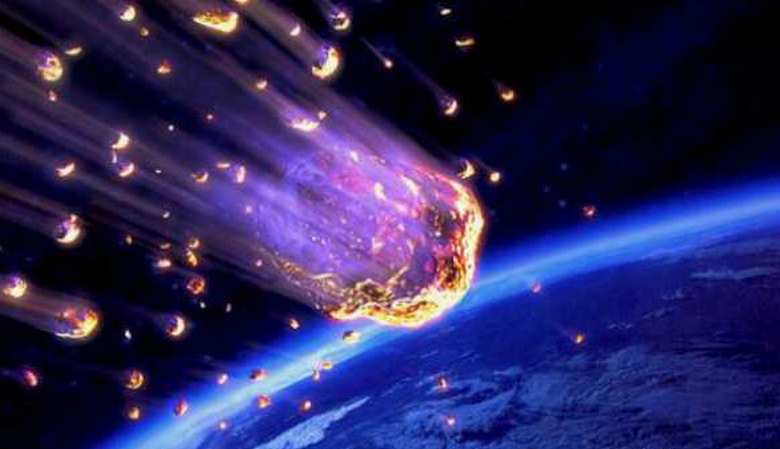 Tokom pada, meteor je obasjao nebo nad Arizonom, što je uplašilo stanovnike njenog glavnog grada