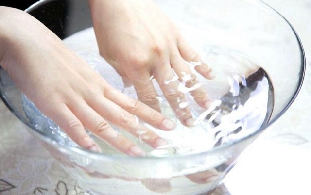 Ispitajte svoje srce tako što ćete spustiti ruku u hladnu vodu na 30 sekundi.