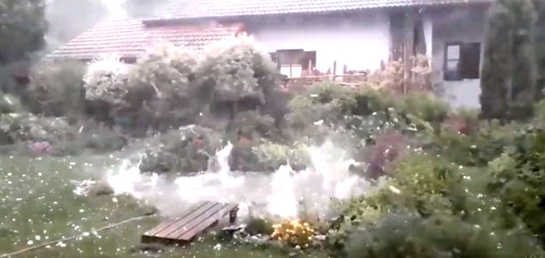 Destruktivni elementi - tuča veličine teniske lopte pala je u Njemačkoj