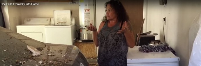 Ogroman komad leda iznenada je pao s neba