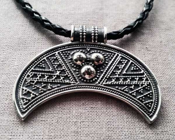 lunarni amulet 