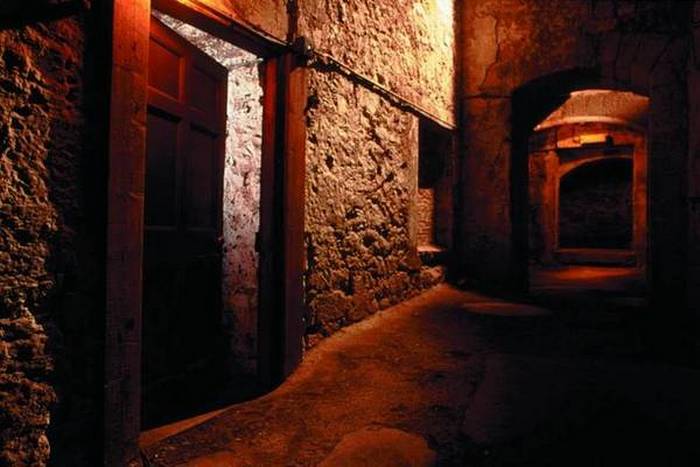 Strašni ćorsokak Mary Mary i duh male Ann