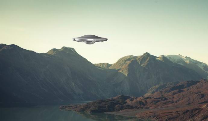 Ugašeni NLO snimljen nad vulkanom