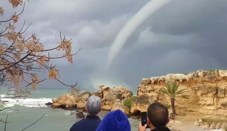 Nevjerovatni tornado formirao se kraj obale Kipra