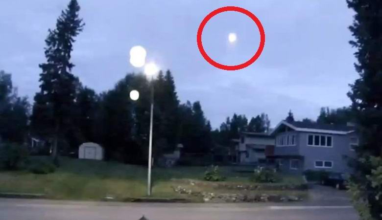 Neverovatna sjajna kugla diže se u nebo