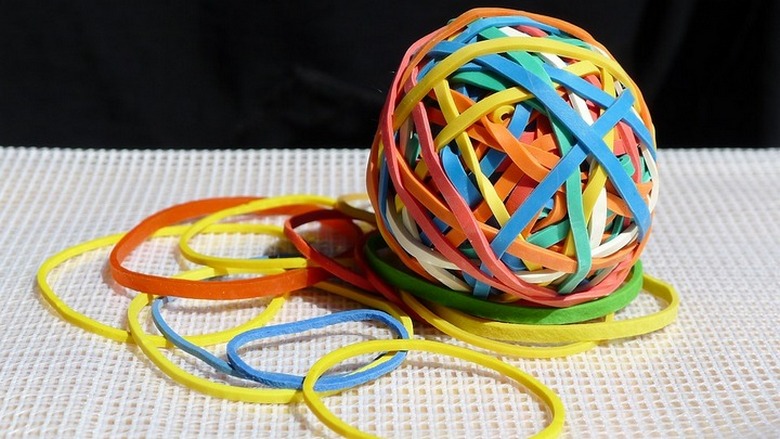 O Webu se uvelike raspravlja