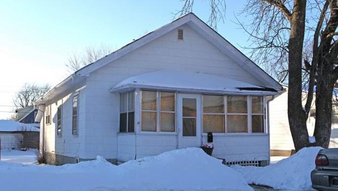 U SAD-u zvaničnici su priznali da je kuća preplavljena duhovima, i srušili je.