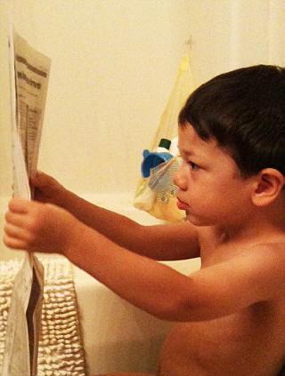 U Sjedinjenim Državama raste dijete koje već godinu i pol čita novine.