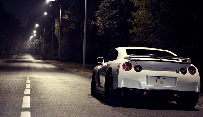 Vozač se na noćnoj cesti našao tajanstvenog sjaja