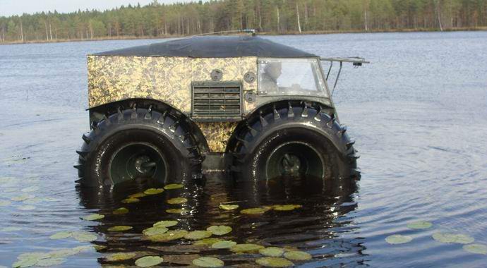 Rusko plivajuće terensko vozilo udarilo na Internet