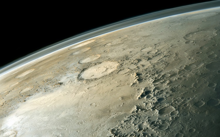 Objekt u obliku slova Y uočen unutar lunarnog kratera