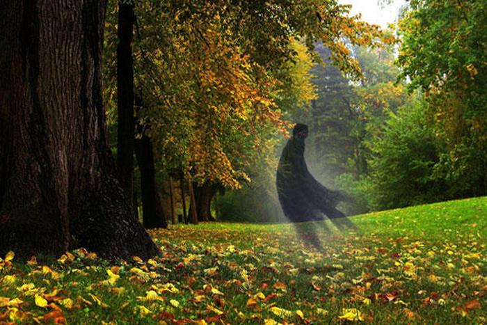 Smiješna duh djevojka