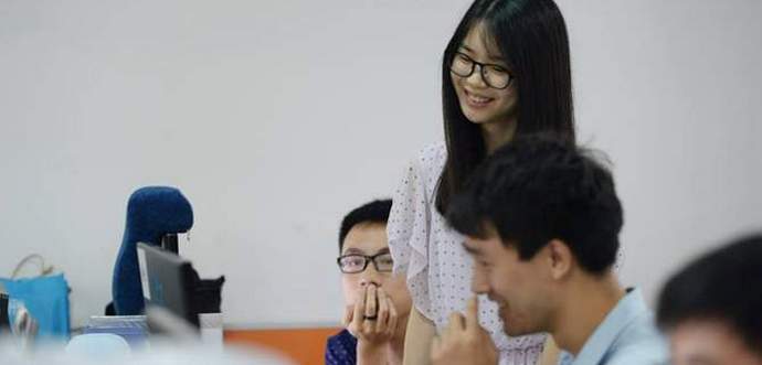 Zašto kineske IT kompanije angažuju prelijepe djevojke?